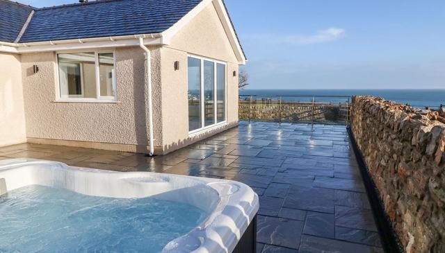 Cottages in Wales with Hot Tubs
