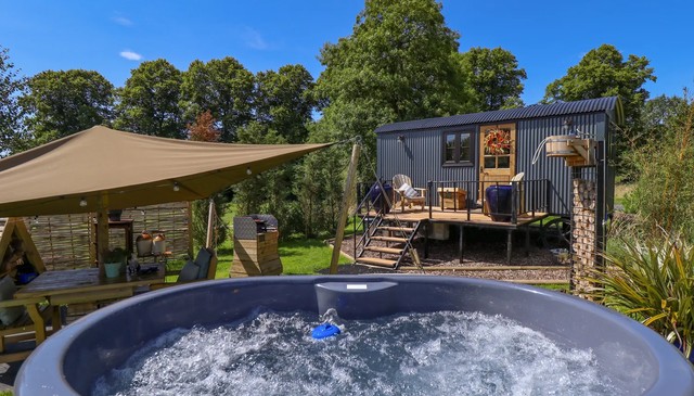 Hot Tub Glamping