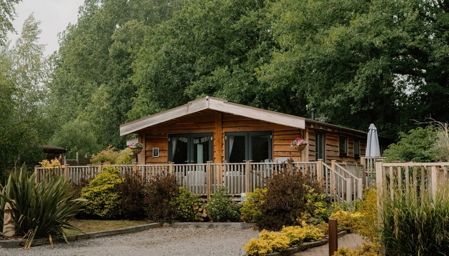 Hampshire Log Cabins