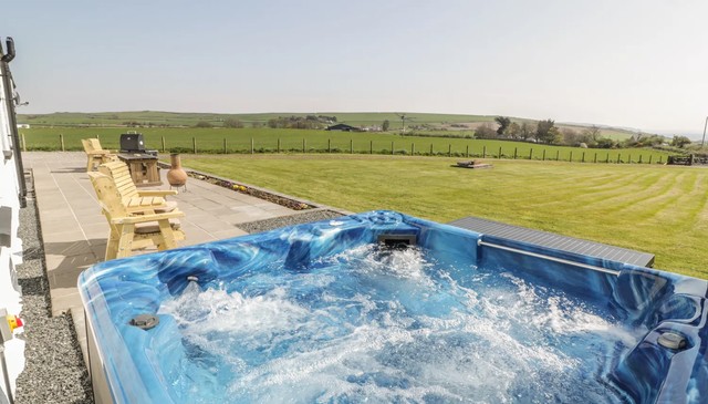 Cottages with Hot Tubs Dumfries and Galloway 