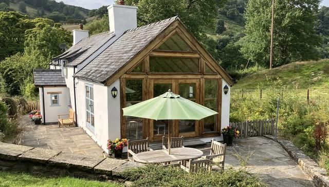 Large Cottages Wales
