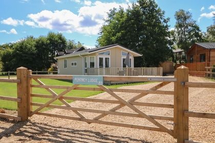 Pentney Lakes Holiday Park 