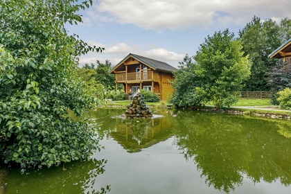 Woodland Lakes Lodges 