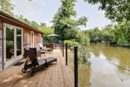 Charteroak Stonerush Lakes