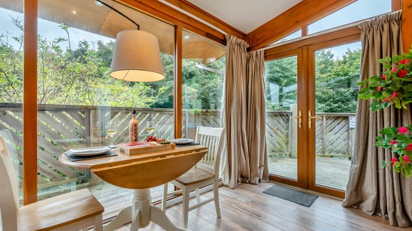 Landal Leycroft Valley Dining Area