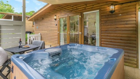 Leycroft Valley Hot Tub