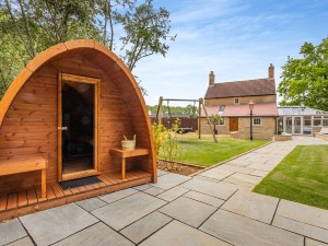 Rockingham Forest Lodge