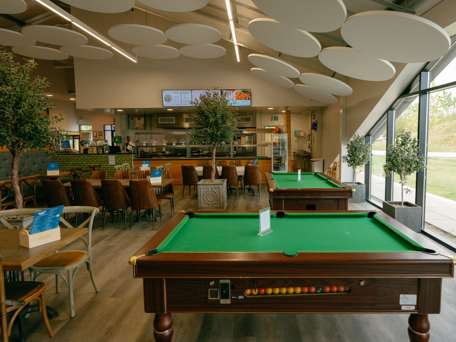 Woodland Lakes Bar & Restaurant