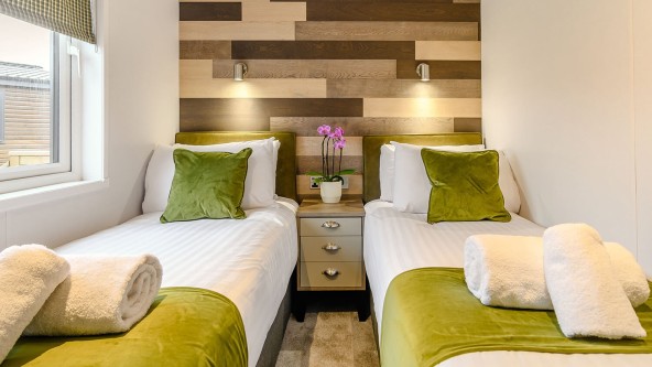 Twin Bedroom Landal Woodland Lakes