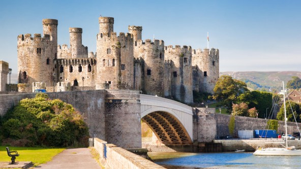 Lido Beach Holiday Park - Conwy Castle