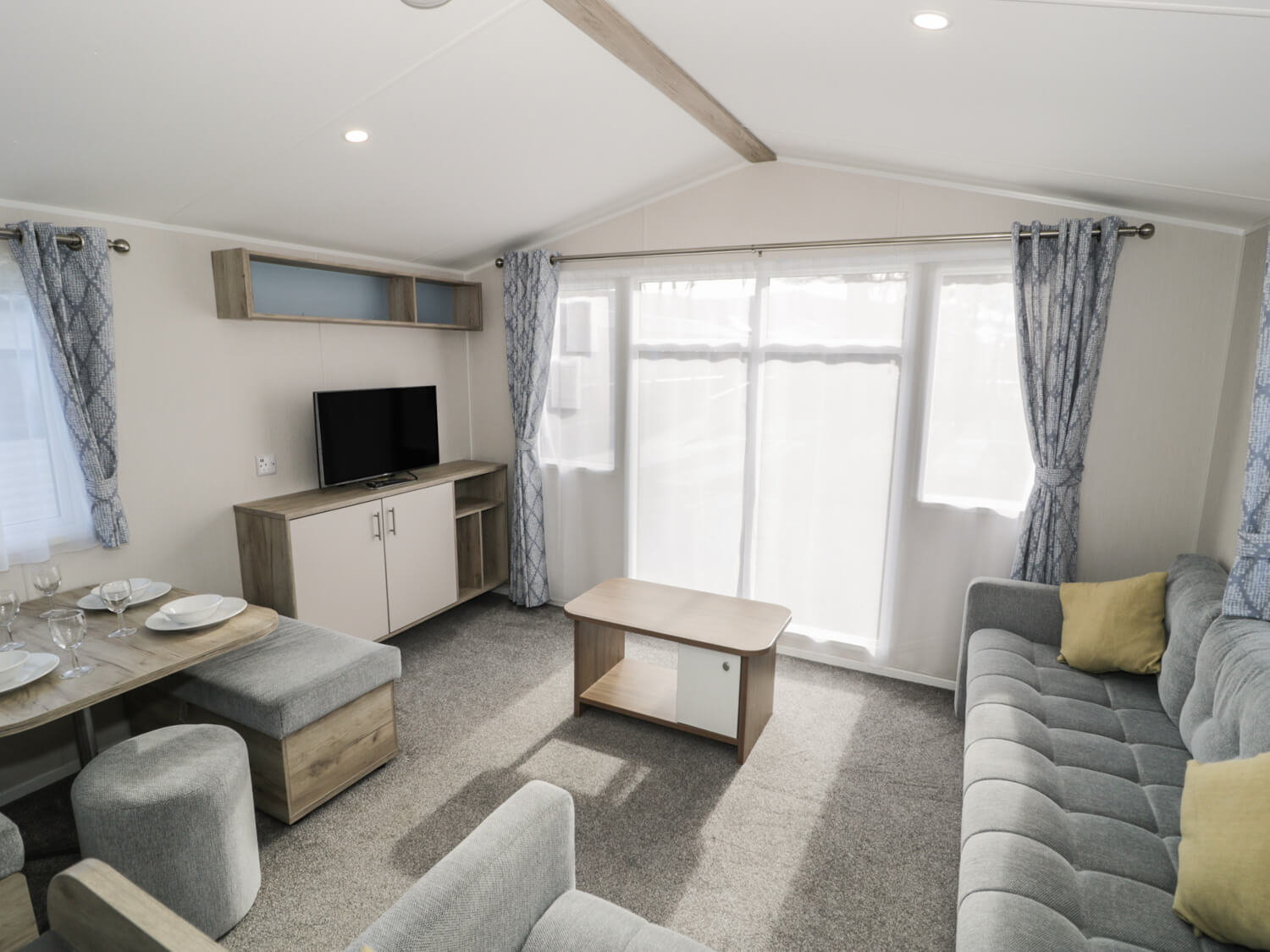 Lido Beach Holiday Park - Accommodation Living Room 2