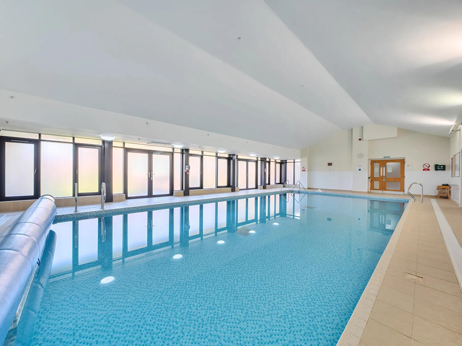 Marine Court - Indoor Swimming Pool