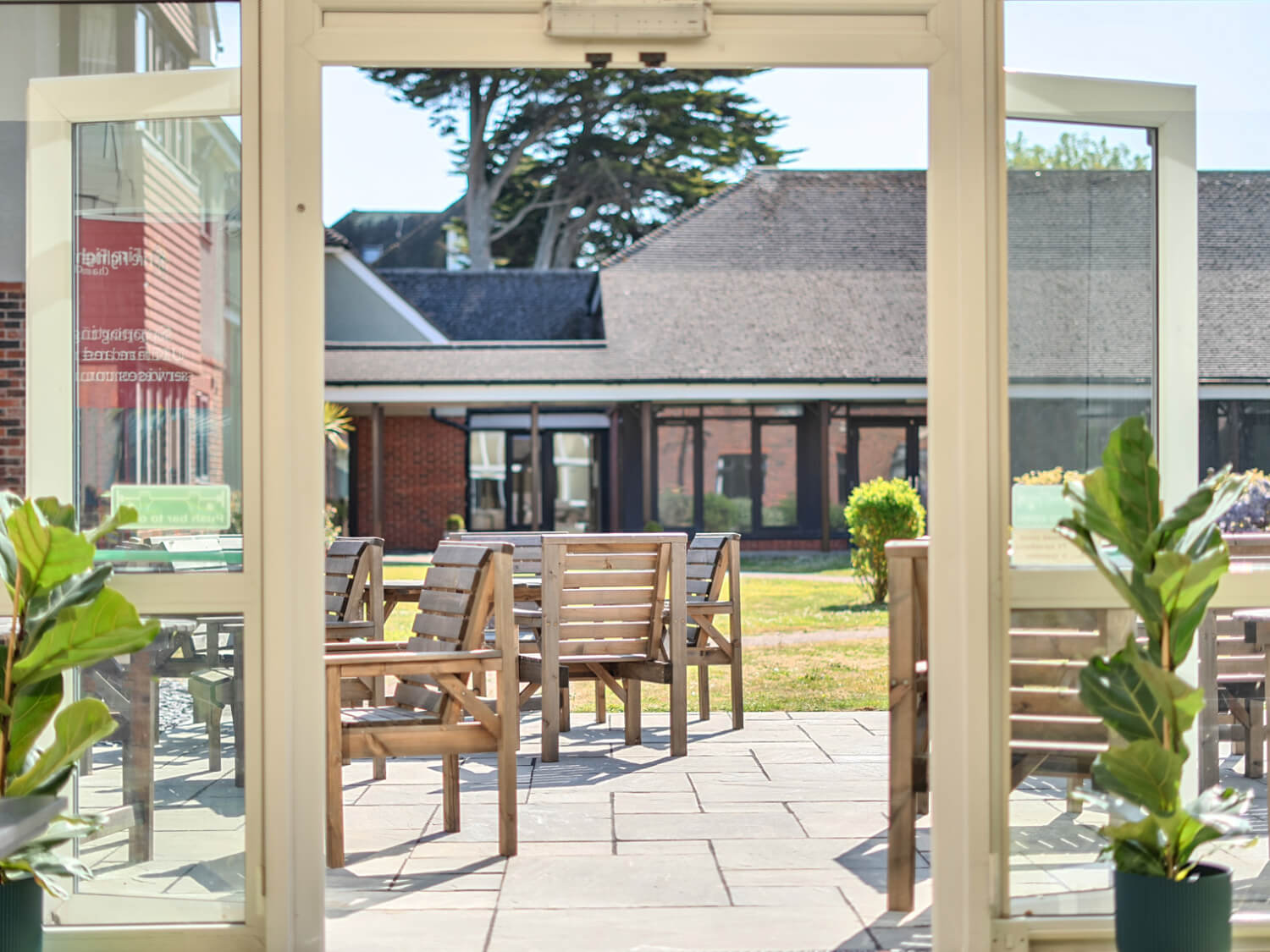 Marine Court - Outdoor Terrace