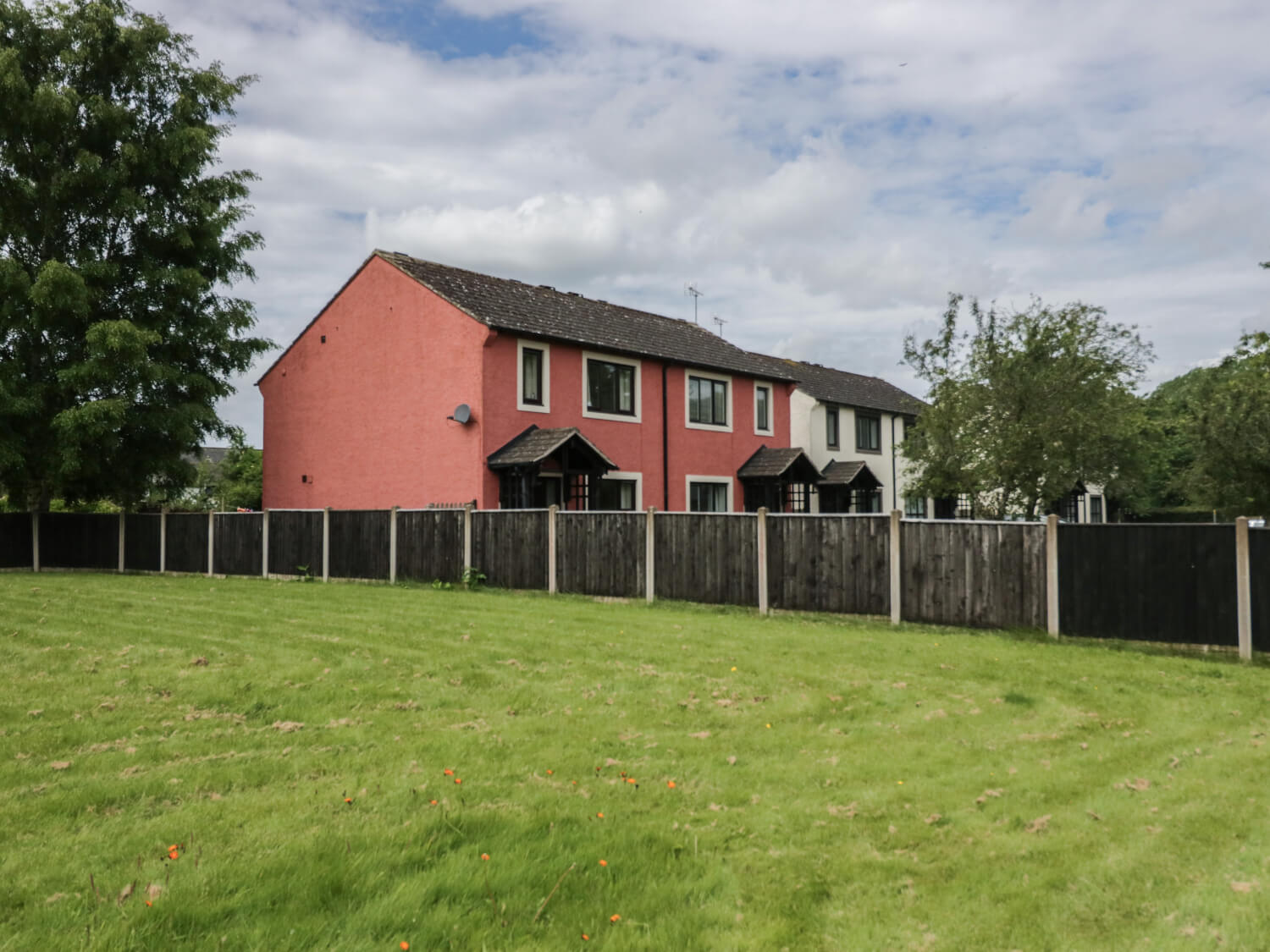Jubilee House - Accommodation Exterior