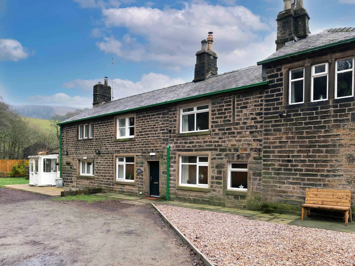 Dovestone Holiday Park - Cottages