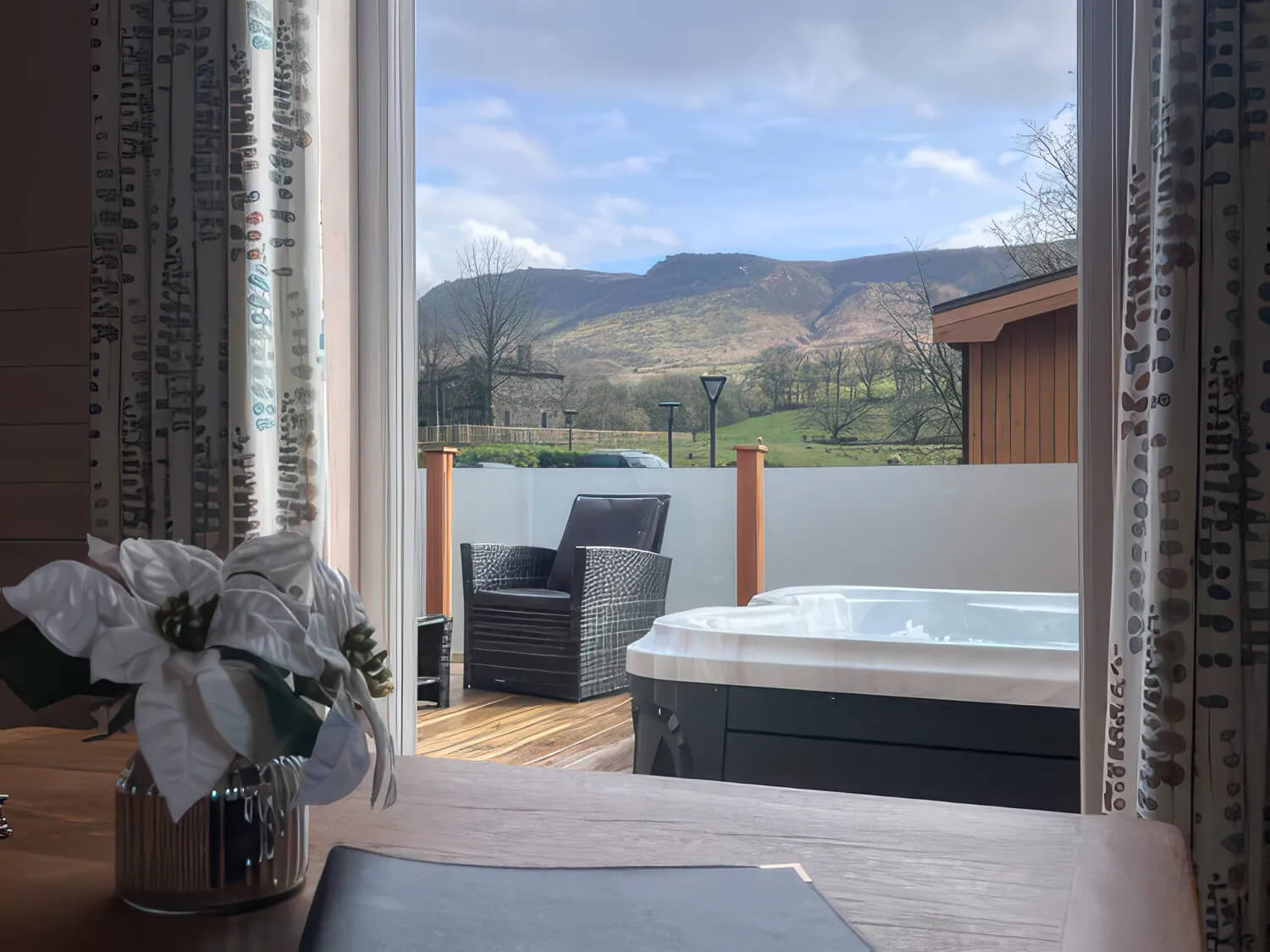 Dovestone Holiday Park - Outside View from Accommodation