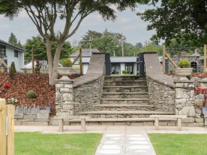 Rwst Holiday Lodges - Steps