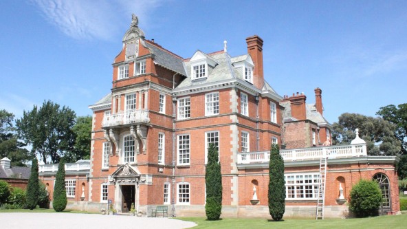 Bodrhyddan Hall