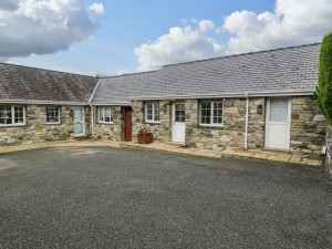 Snowdon View Holiday Park - Cottages (Exterior)