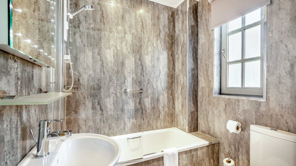 Landal Brunston Bathroom