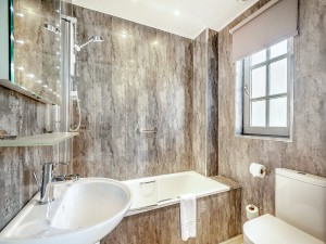 Landal Brunston Bathroom