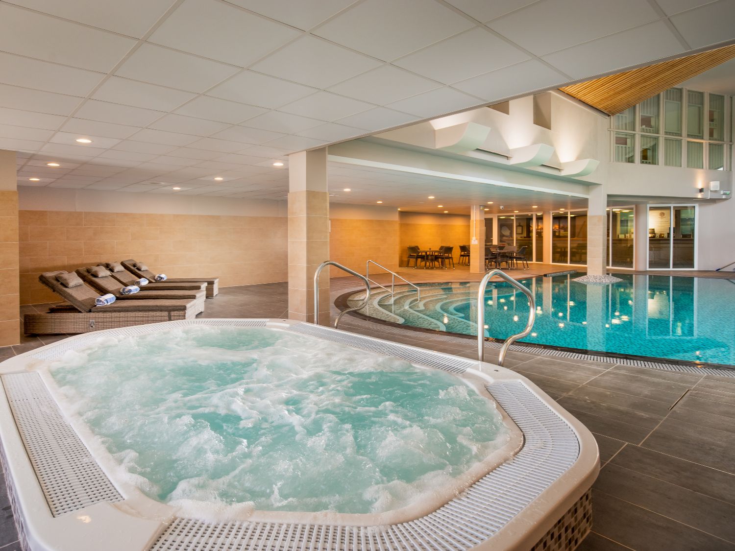 Clowance Jacuzzi
