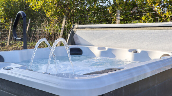 Communal Hot Tubs (Indoor & Outdoor)